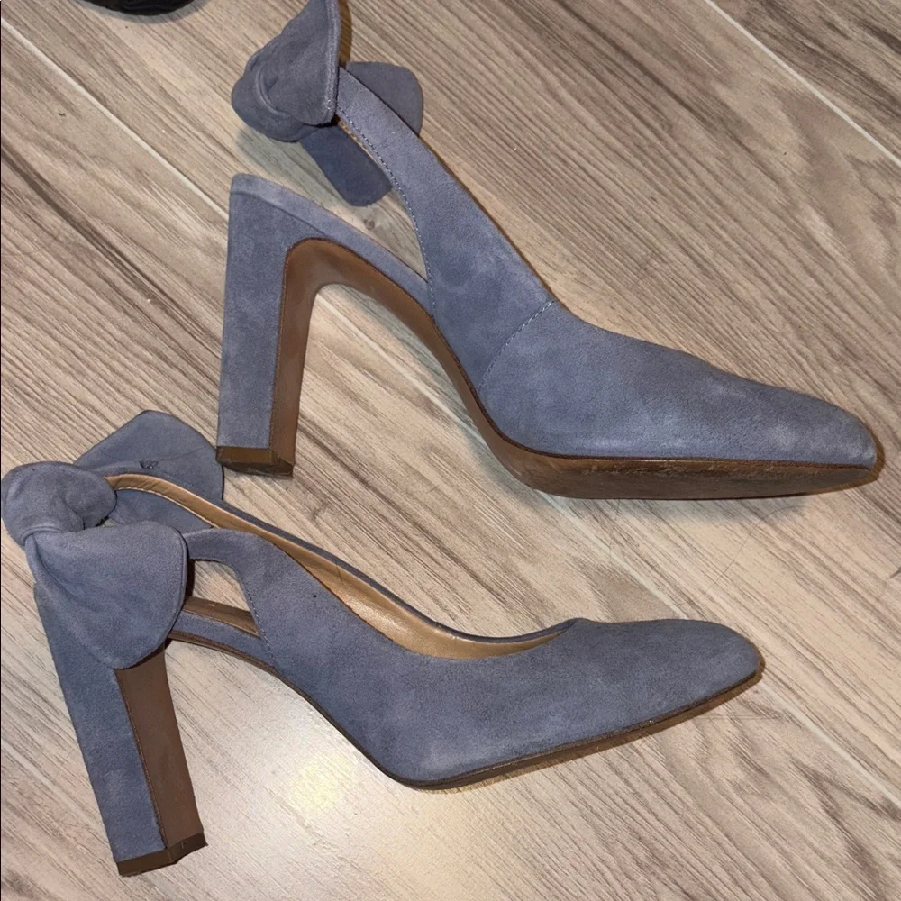 Banana Republic Blue Suede Heels with Bow Detail. Worn 3 times like new - Picture 9 of 9